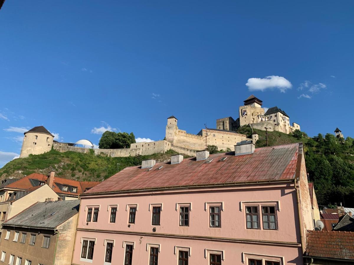 Penzion Deloris Trenčín المظهر الخارجي الصورة